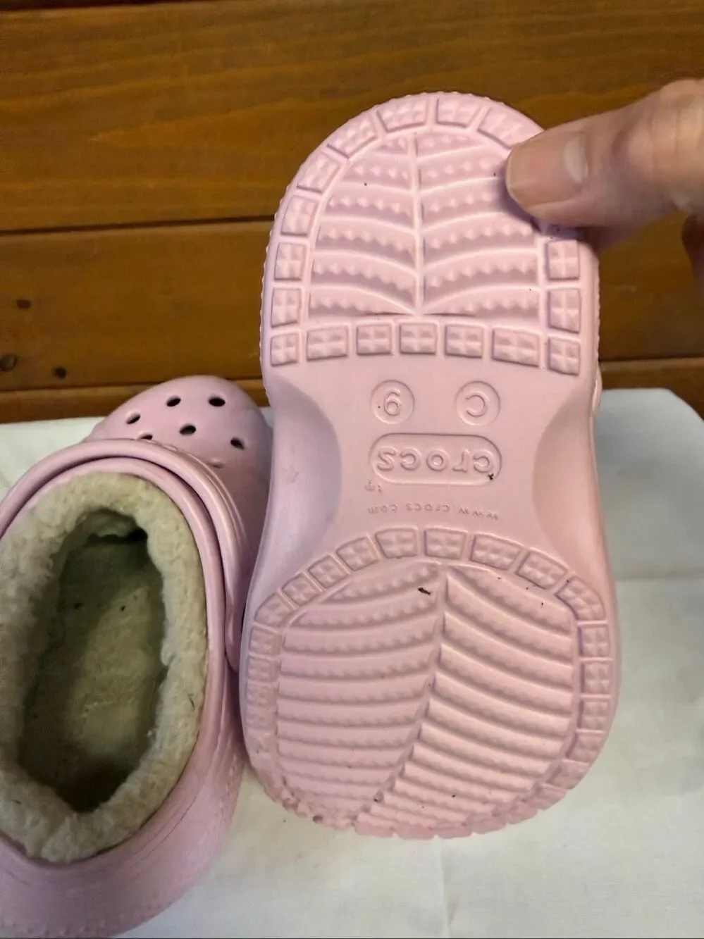 Crocs Baya Lined Clogs pink soft fleece lining/ branded embossed Sz 9 Toddler